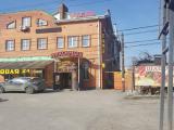 Двухместный номер с 1 двуспальной кроватью и дополнительной кроватью