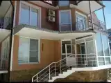 Трехместный номер с собственной ванной комнатой