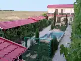 Стандартный двухместный номер с 2 отдельными кроватями и общей ванной комнатой