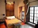 Twin Room (Schamis)