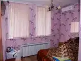 Номер с одной большой кроватью (удобства на этаже).