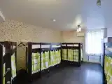 Кровать в 8-местном общем номере