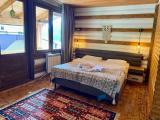 Аутентичный номер Comfort с балконом, с видом на горы, с ванной, N7