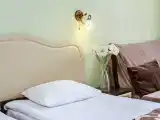 Небольшой двухместный номер с 2 отдельными кроватями