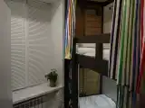 Двухместный номер с 2 отдельными кроватями и общей ванной комнатой