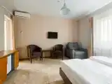 Трехместный номер с балконом
