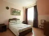 Четырехместный номер с ванной комнатой
