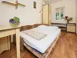 Трехместный номер с видом на сад