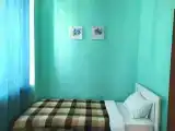 Двухместный номер с 2 отдельными кроватями и общей ванной комнатой