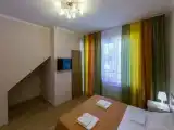 Двухместный номер с 1 кроватью или 2 отдельными кроватями и боковым видом на море