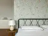 Улучшенный номер с 1 кроватью и собственным санузлом