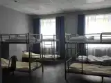 Кровать в общем 8-местном номере для мужчин и женщин
