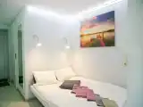 Двухместный номер с 1 двуспальной кроватью вид на улицу (5)