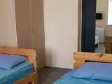 Двухместный номер эконом-класса с общими удобствами на этаже