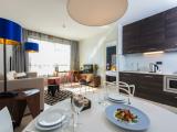 Deluxe One-Bedroom Apartment