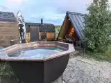 Треугольный дом с баней и чаном