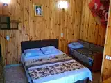 Стандартный трехместный номер с ванной комнатой
