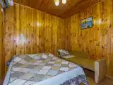 Трёх местный номер с собственной ванной комнатой  и балконом.