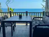 Семейный двухкомнатный номер с собственной террасой и кухней и видом на море