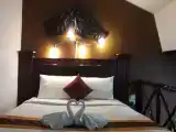Deluxe Room (2 Adults + 1 Child)