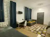 Стандартный номер с 2 односпальными кроватями и диваном