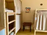 Кровать в общем 6-местном номере для женщин