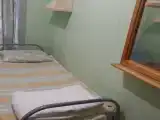 Одноместный номер с общим душем и туалетом