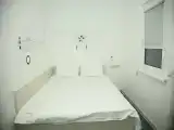 Двухместный номер с 1 кроватью и общим туалетом