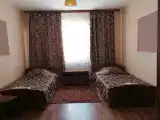 Стандартный номер с 2 односпальными кроватями и диваном