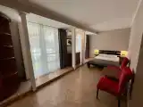 Трехместный номер с балконом