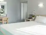 Люкс двухкомнатный с двуспальной кроватью и диваном /корпус основной Yalta Intourist