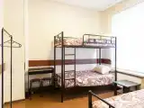 Трехместный номер с общей ванной комнатой