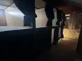 Односпальная кровать в общем мужском номере