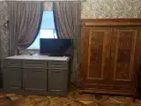 Стандартный двухместный номер с 2 отдельными кроватями и общей ванной комнатой