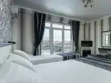 Трехместный с видом на бассейн