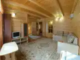 3-комнатный номер в деревянном коттедже