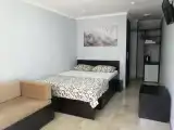 Двухместный номер с двуспальной кроватью и дополнительной кроватью
