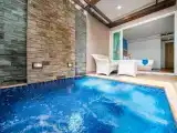 One Bedroom with Kitchen and Pool