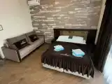 Номер-студия с кроватью размера "king-size" и диван-кроватью