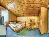 Номер №8  двухместный номер с  одной кроватью, ванная комната, душ,      2 этаж