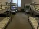 Кровать в мужском 6 местном номере