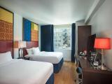 Superior King Room-Accessible