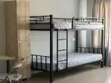Кровать в общем 8-местном номере