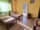 Трехместный номер с балконом