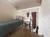 Небольшой двухместный номер с 2 отдельными кроватями