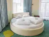 Улучшенный номер с кроватью размера «queen-size»