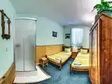 Номер №4  двухместный номер, с двумя отдельными кроватями, душевая кабинка,  1 этаж