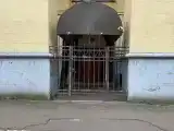 Спальное место на двухъярусной кровати в общем номере для мужчин