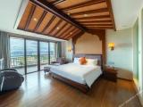 Deluxe Panoramic Suite