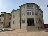 Номер с двумя комнатами на 5-6 человек.